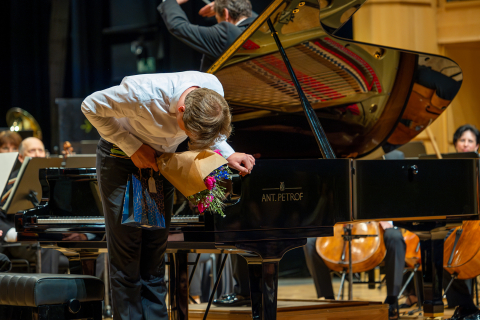 bartokuv-koncert-pro-orchestr-jako-bezvadne-rozuzleni-sezony-11